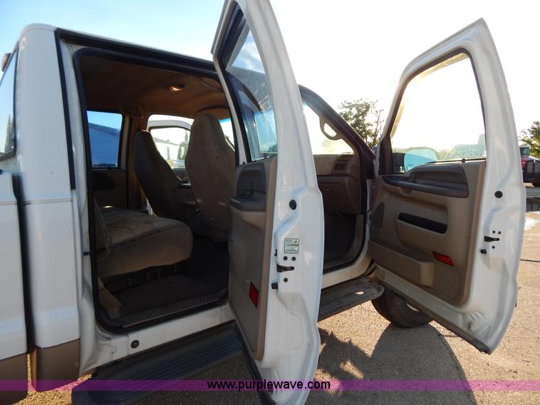 image for item G3217 2000 Ford F350 Super Duty Crew Cab pickup truck