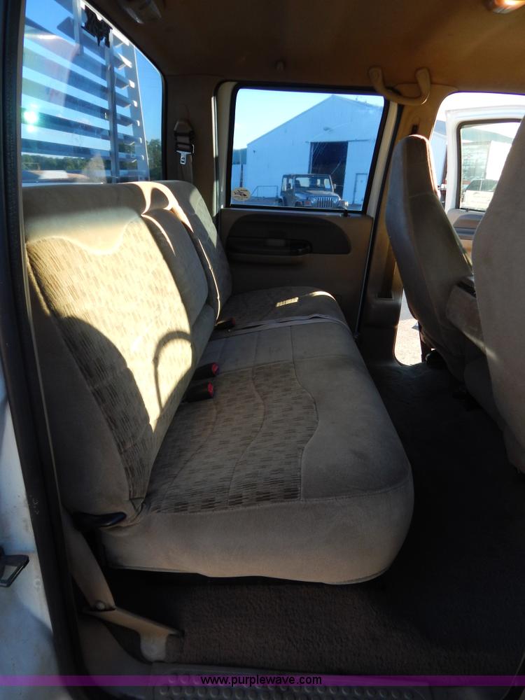 image for item G3217 2000 Ford F350 Super Duty Crew Cab pickup truck