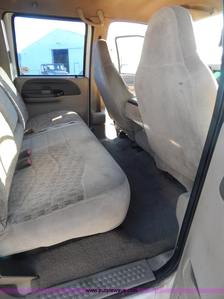 image for item G3217 2000 Ford F350 Super Duty Crew Cab pickup truck