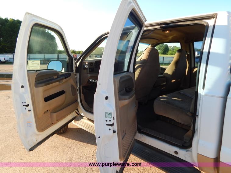 image for item G3217 2000 Ford F350 Super Duty Crew Cab pickup truck