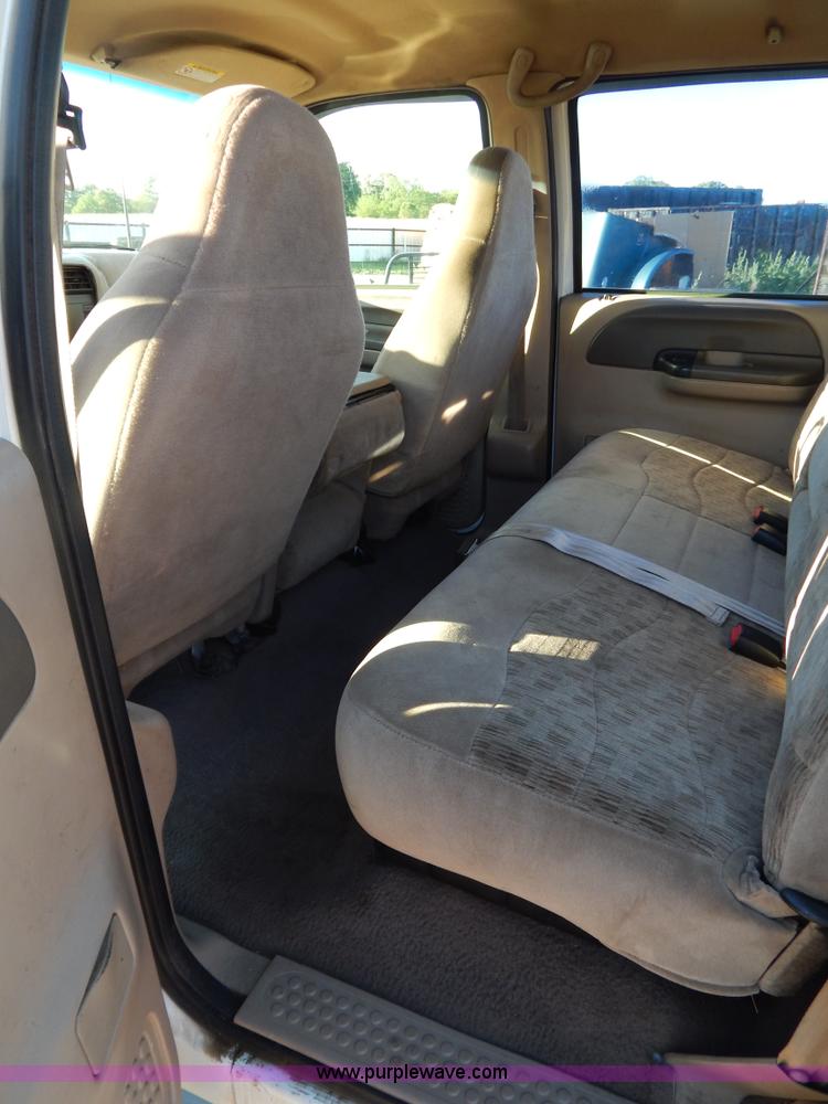 image for item G3217 2000 Ford F350 Super Duty Crew Cab pickup truck