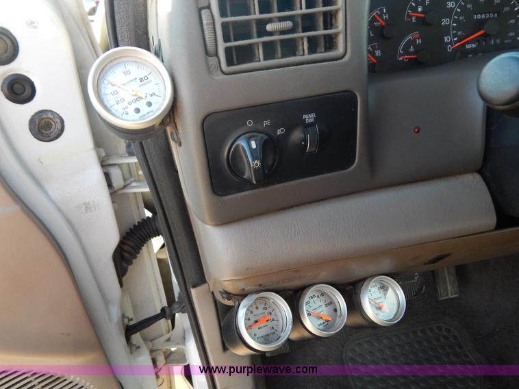 image for item G3217 2000 Ford F350 Super Duty Crew Cab pickup truck