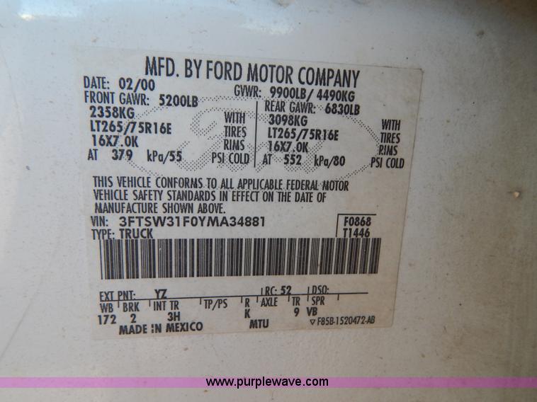 image for item G3217 2000 Ford F350 Super Duty Crew Cab pickup truck