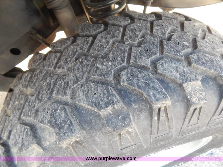 image for item G3219 2002 Jeep Wrangler X SUV