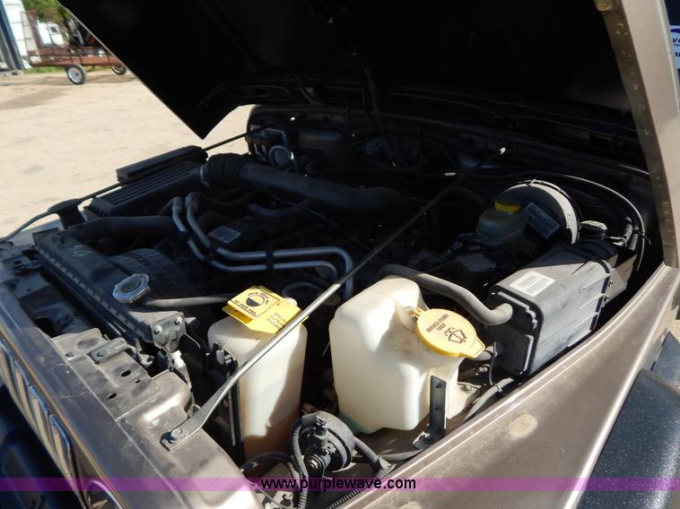 image for item G3219 2002 Jeep Wrangler X SUV