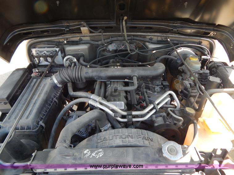 image for item G3219 2002 Jeep Wrangler X SUV