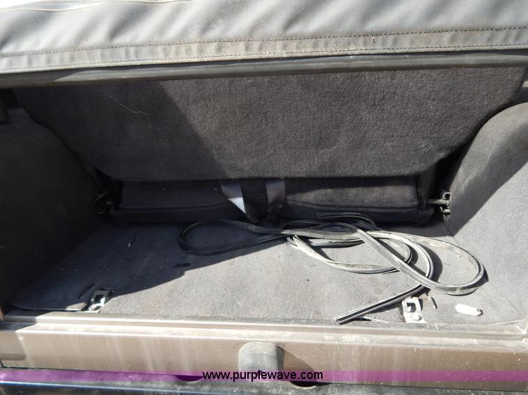 image for item G3219 2002 Jeep Wrangler X SUV