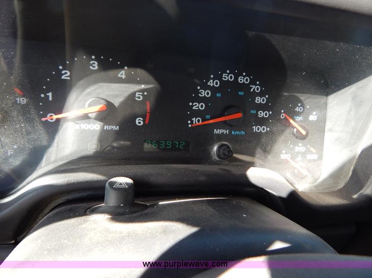 image for item G3219 2002 Jeep Wrangler X SUV