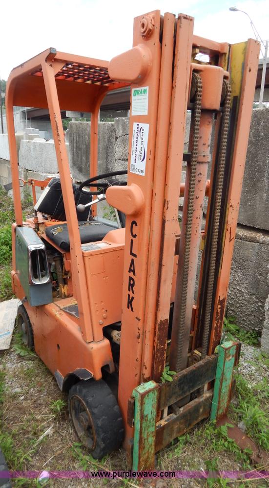 image for item G3248 Clark C20B forklifts