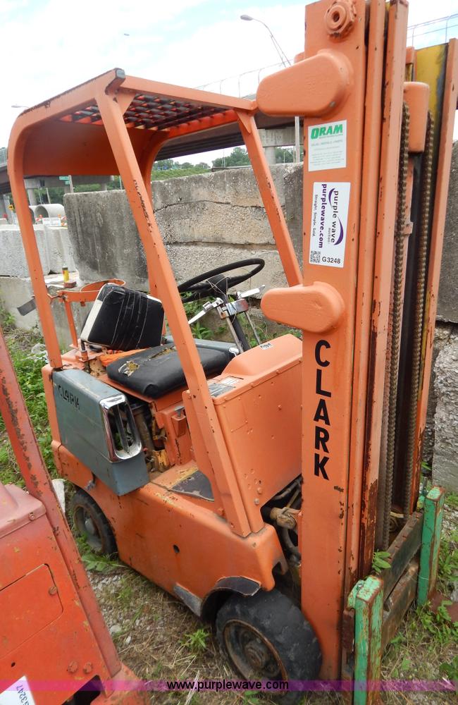 image for item G3248 Clark C20B forklifts