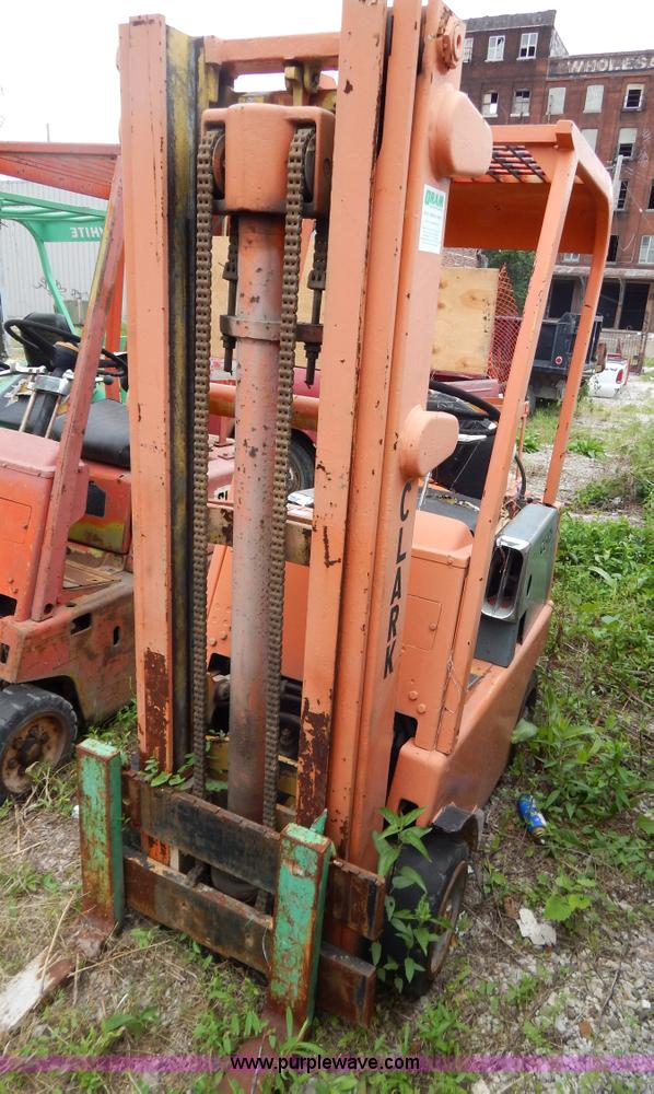 image for item G3248 Clark C20B forklifts