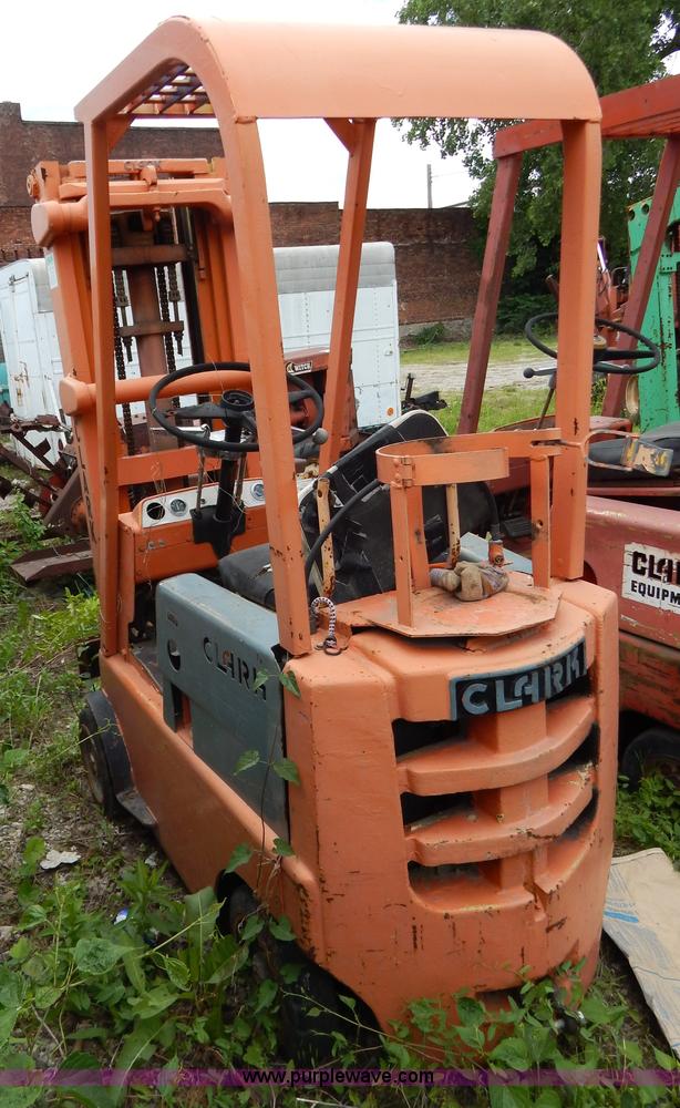 image for item G3248 Clark C20B forklifts