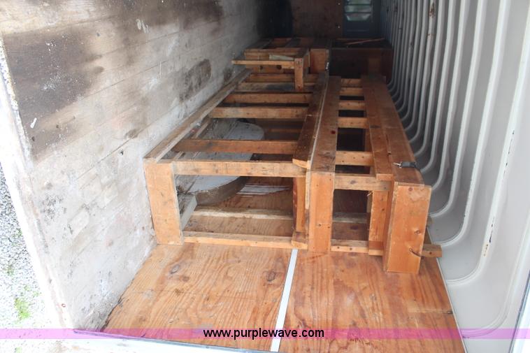 image for item G5087 1996 CM 24' enclosed gooseneck trailer