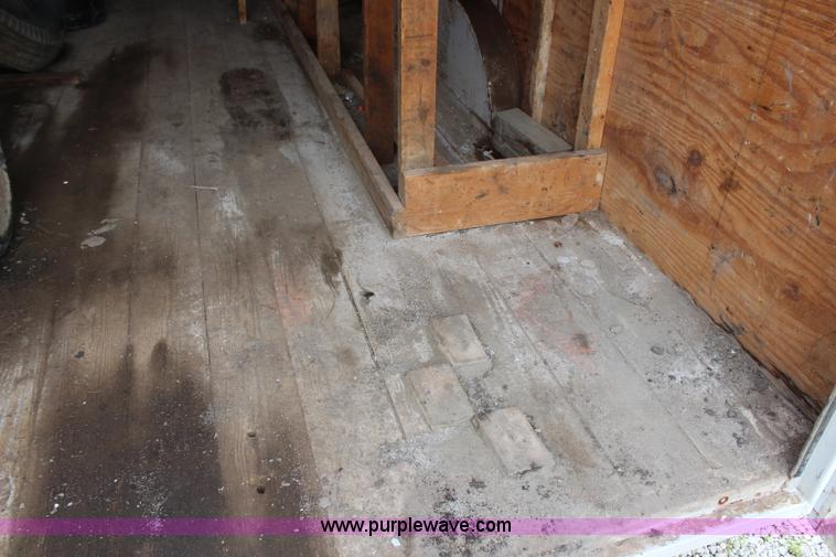 image for item G5087 1996 CM 24' enclosed gooseneck trailer