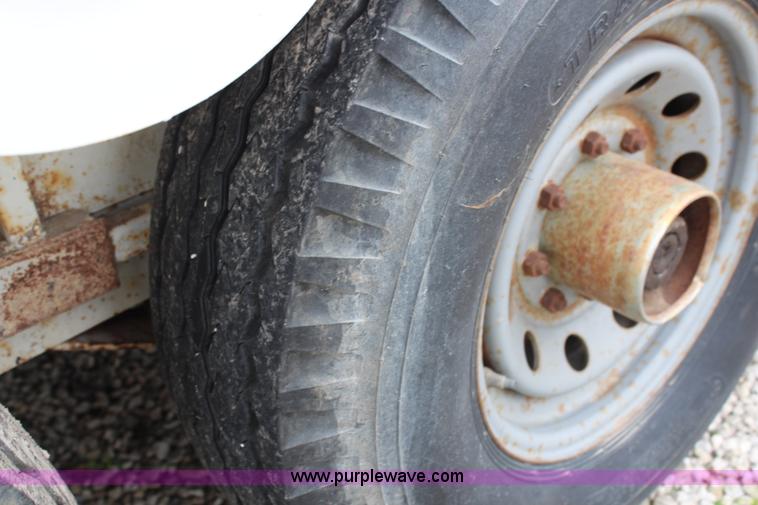 image for item G5087 1996 CM 24' enclosed gooseneck trailer