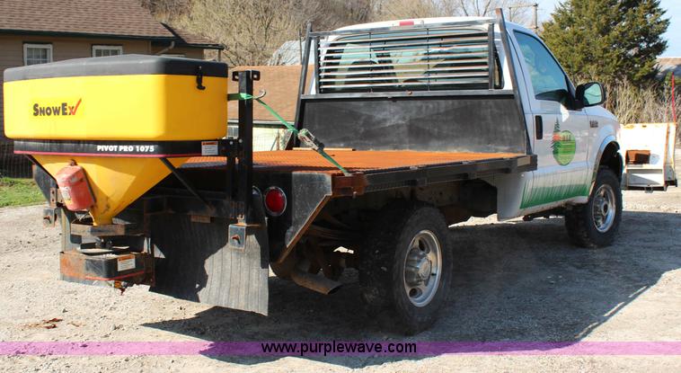 image for item G5096 2001 Ford F250 Super Duty XL flatbed pickup truck