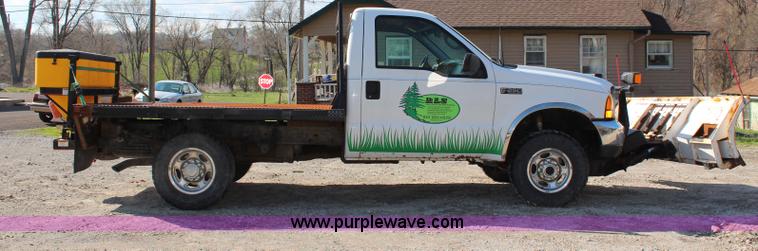 image for item G5096 2001 Ford F250 Super Duty XL flatbed pickup truck