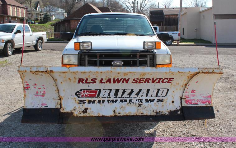 image for item G5096 2001 Ford F250 Super Duty XL flatbed pickup truck