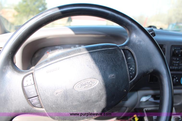 image for item G5096 2001 Ford F250 Super Duty XL flatbed pickup truck