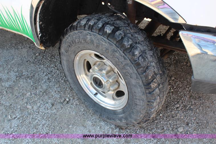 image for item G5096 2001 Ford F250 Super Duty XL flatbed pickup truck