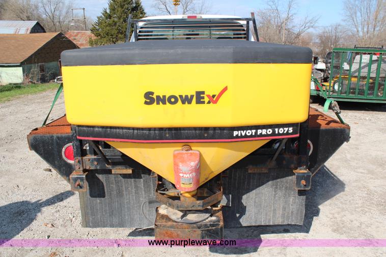 image for item G5096 2001 Ford F250 Super Duty XL flatbed pickup truck