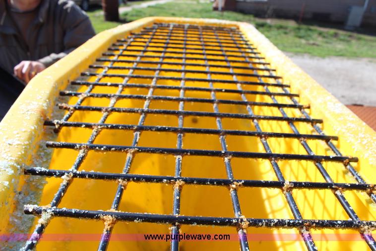 image for item G5096 2001 Ford F250 Super Duty XL flatbed pickup truck