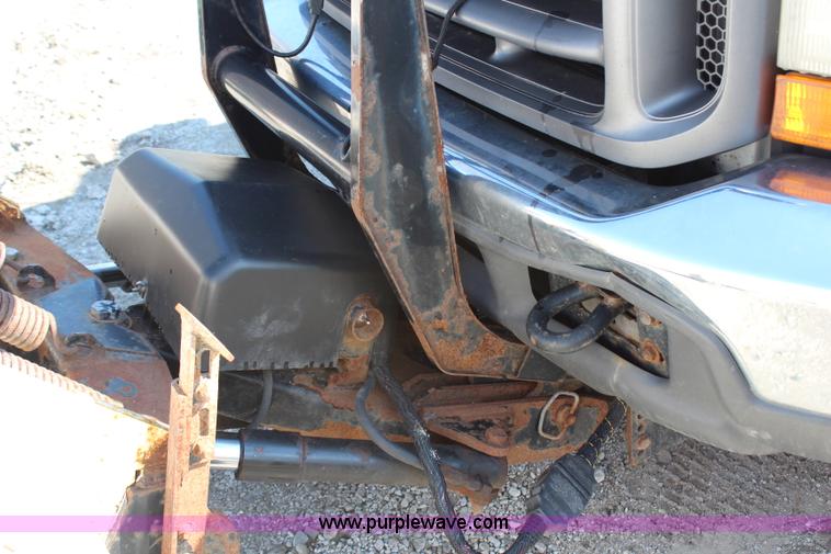 image for item G5096 2001 Ford F250 Super Duty XL flatbed pickup truck