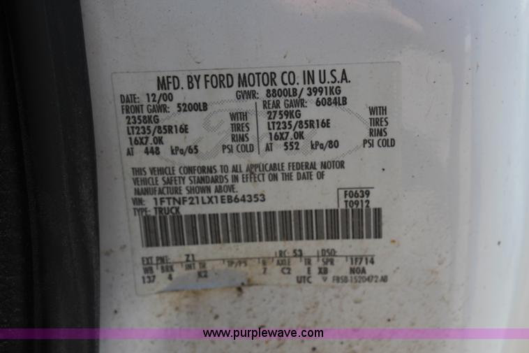 image for item G5096 2001 Ford F250 Super Duty XL flatbed pickup truck