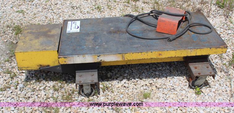 image for item G5141 Hydraulic lift platform