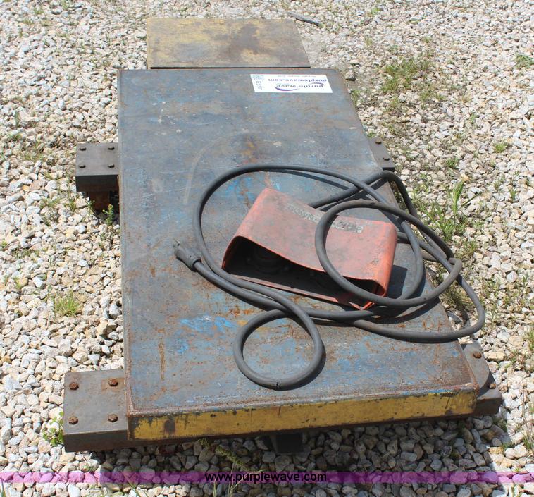 image for item G5141 Hydraulic lift platform