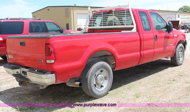 image for item G5196 2005 Ford F250 Super Duty XL SuperCab pickup truck