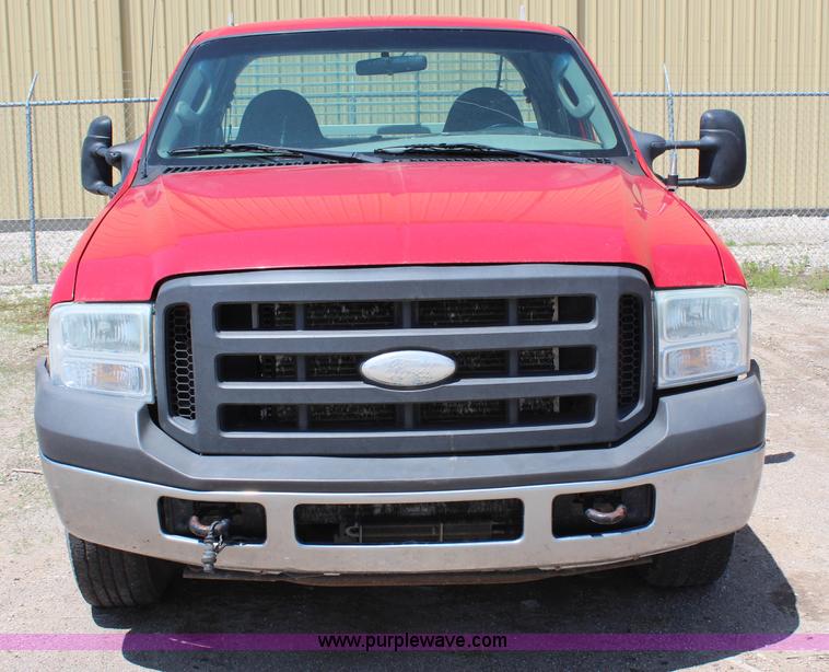 image for item G5196 2005 Ford F250 Super Duty XL SuperCab pickup truck