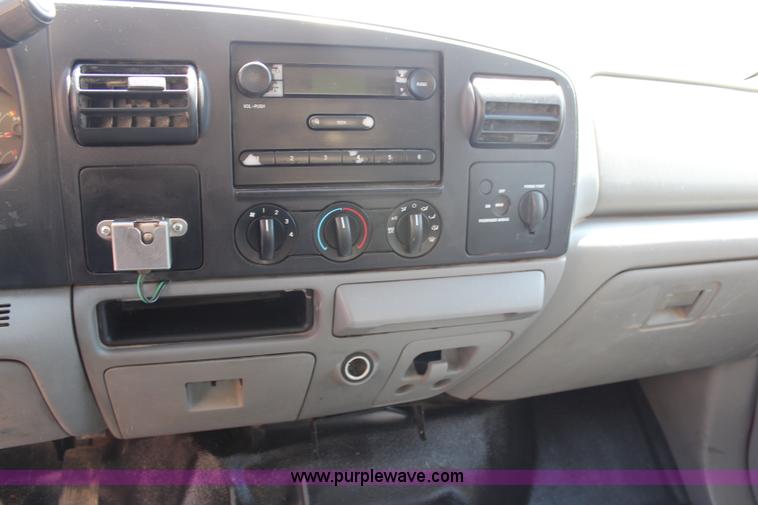 image for item G5196 2005 Ford F250 Super Duty XL SuperCab pickup truck