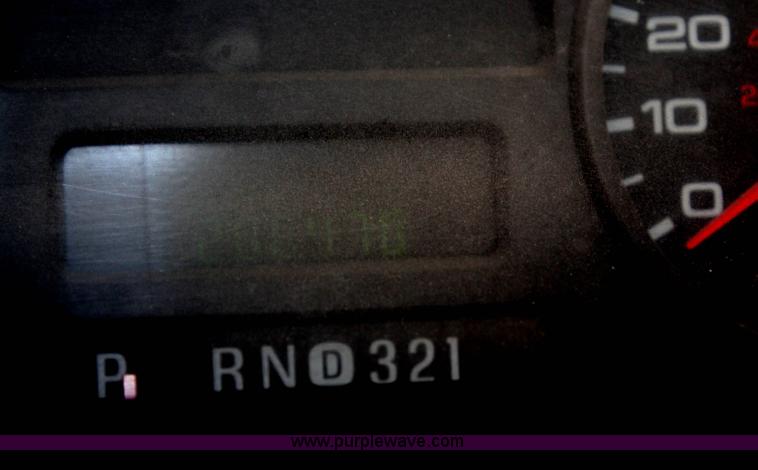 image for item G5196 2005 Ford F250 Super Duty XL SuperCab pickup truck