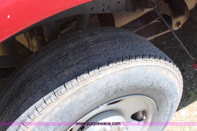 image for item G5196 2005 Ford F250 Super Duty XL SuperCab pickup truck