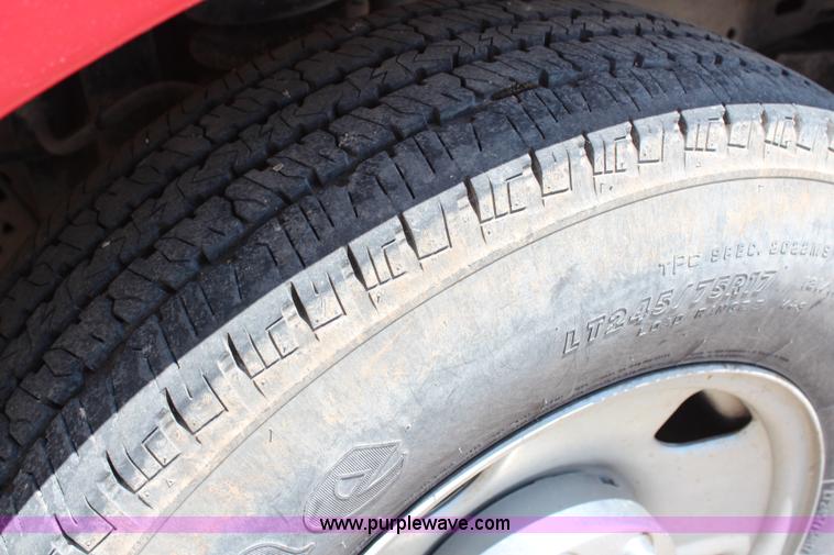 image for item G5196 2005 Ford F250 Super Duty XL SuperCab pickup truck