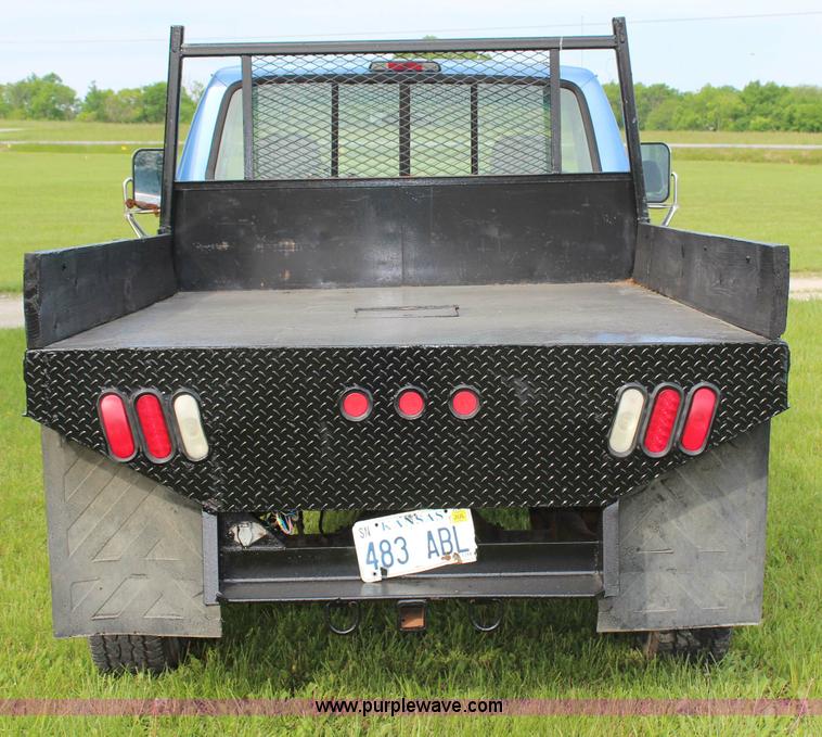 image for item G5239 1996 Ford F350 XL flatbed pickup truck