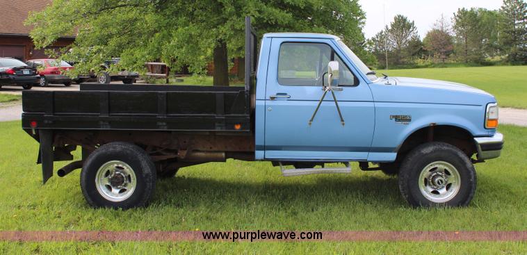 image for item G5239 1996 Ford F350 XL flatbed pickup truck