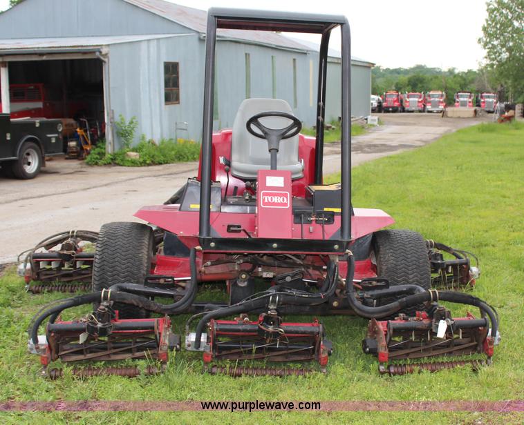 image for item G5241 2000 Toro Reelmaster 6700D lawn mower