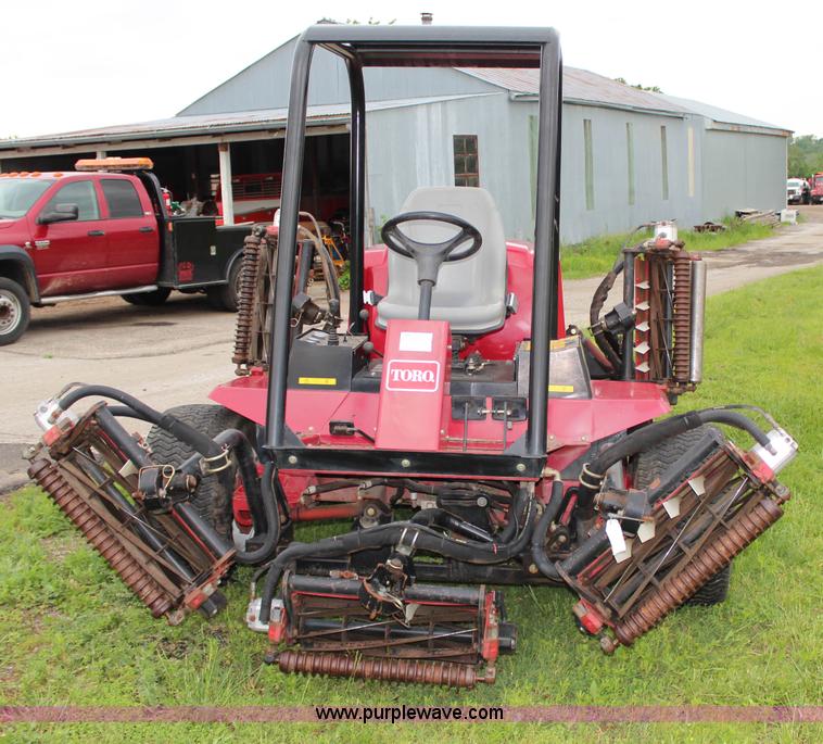 image for item G5241 2000 Toro Reelmaster 6700D lawn mower