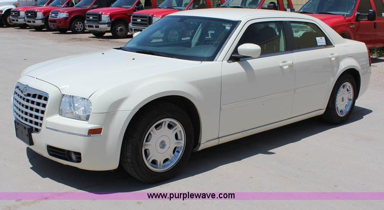 image for item G5470 2006 Chrysler 300 Touring