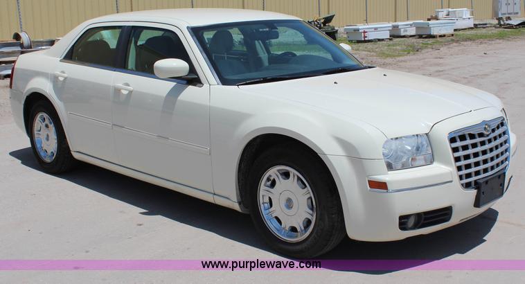 image for item G5470 2006 Chrysler 300 Touring