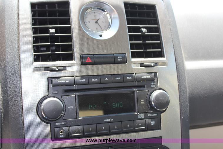 image for item G5470 2006 Chrysler 300 Touring