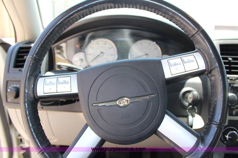image for item G5470 2006 Chrysler 300 Touring