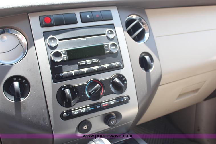 image for item G5472 2008 Ford Expedition XLT SUV