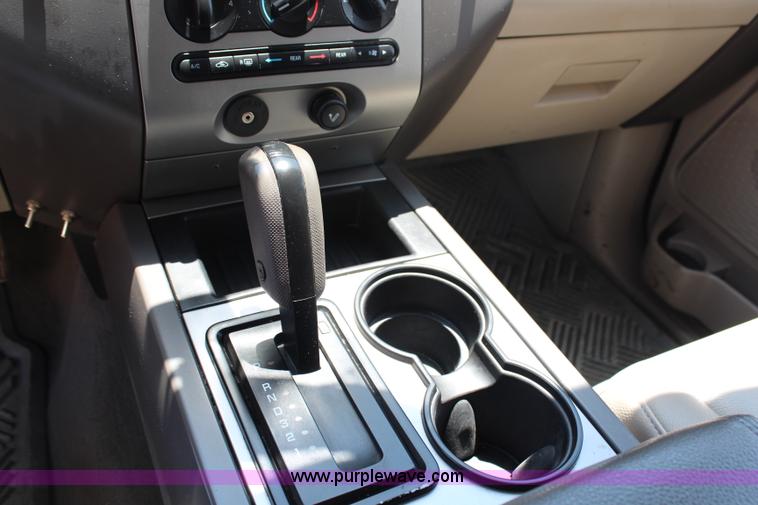image for item G5472 2008 Ford Expedition XLT SUV