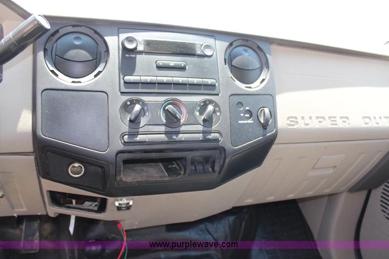 image for item G5489 2008 Ford F250 Super Duty XL SuperCab pickup truck