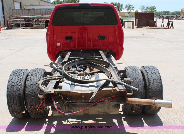 image for item G5498 2007 Ford F350 XL Super Duty Crew Cab truck cab and chassis