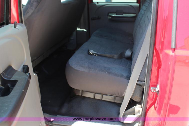 image for item G5498 2007 Ford F350 XL Super Duty Crew Cab truck cab and chassis