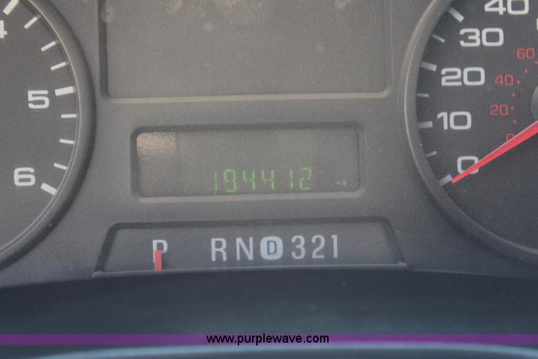 image for item G5498 2007 Ford F350 XL Super Duty Crew Cab truck cab and chassis